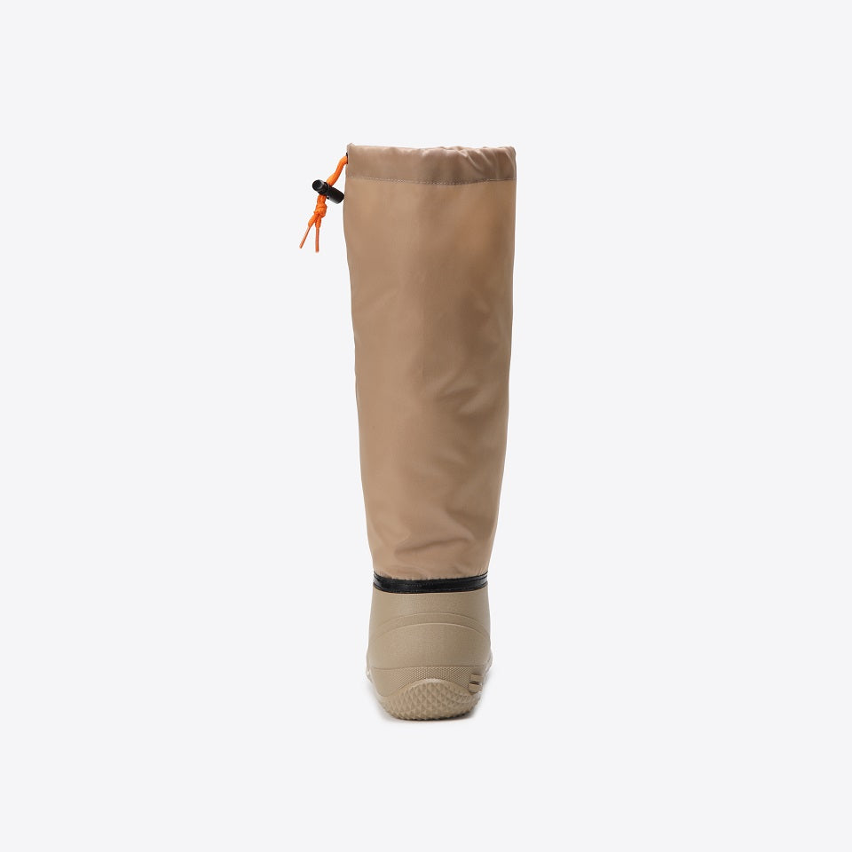 マンダム#60 Actiboots　ベージュのかかと