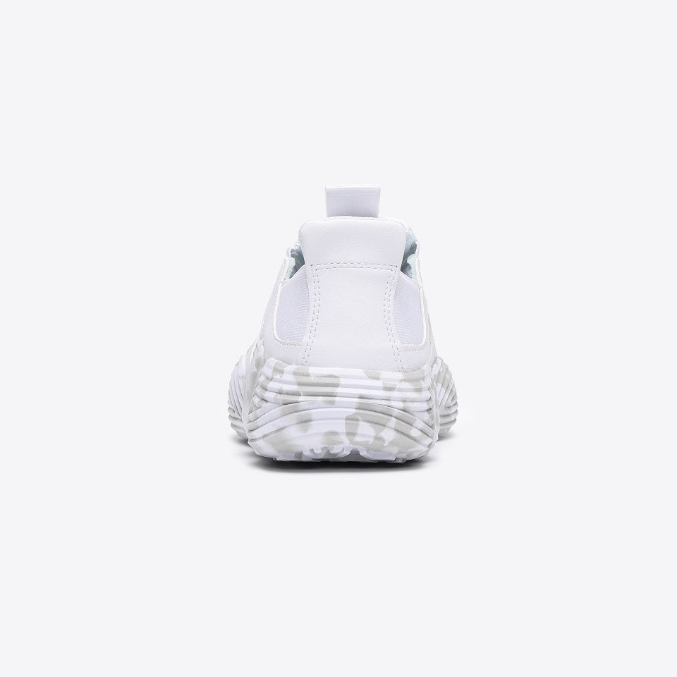 マンダムHOVER LIGHT#814　ホワイトミリタリーのかかと